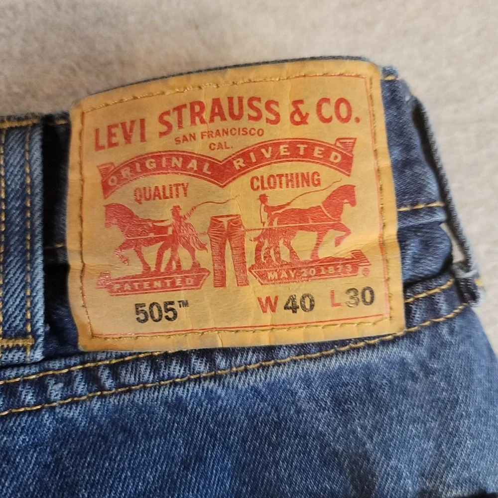 Levis 505 Regular Fit Straight Leg Jeans Mens 40x30 Medium Wash Blue Denim